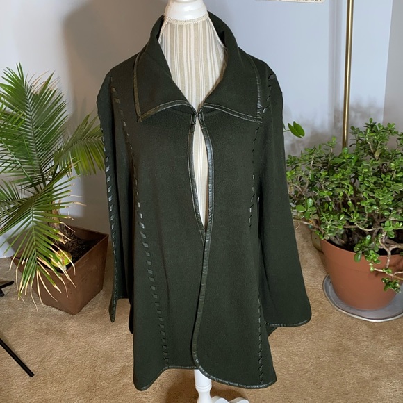 NWT Patricia Nash Sleeved Cape - Picture 4 of 10